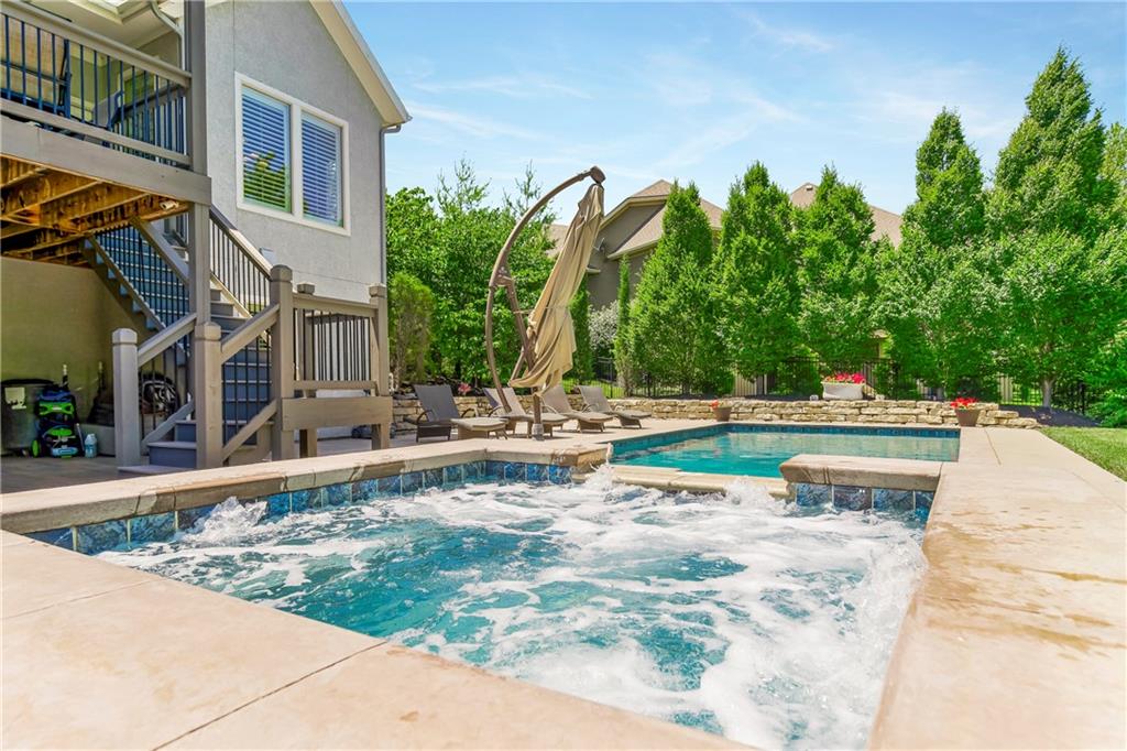 5112 W 142nd Terrace