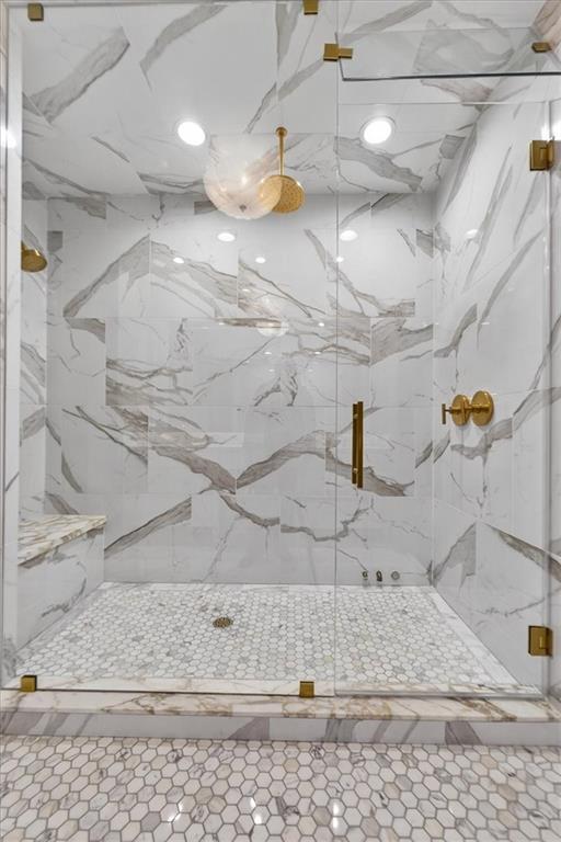 4937 WYANDOTTE Street Unit: 400