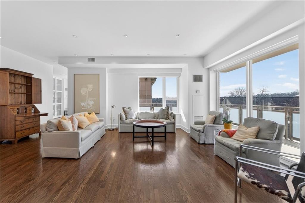 4950 CENTRAL Street Unit: 405