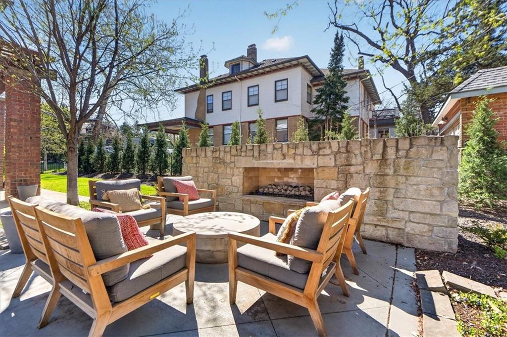 3666 Belleview Avenue