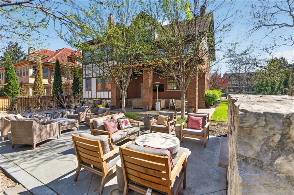 3666 Belleview Avenue