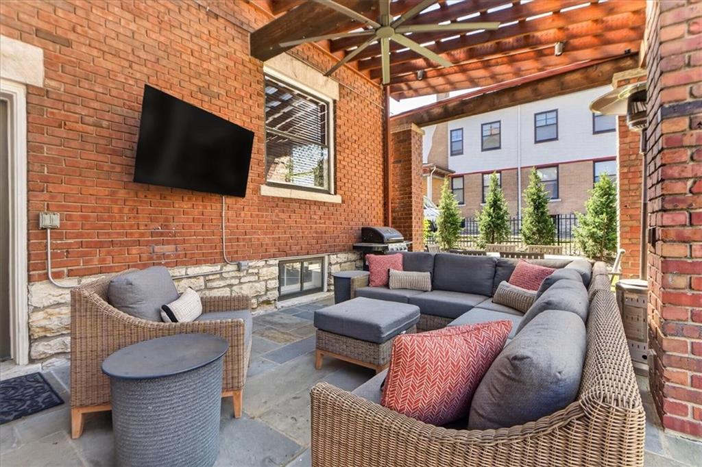 3666 Belleview Avenue