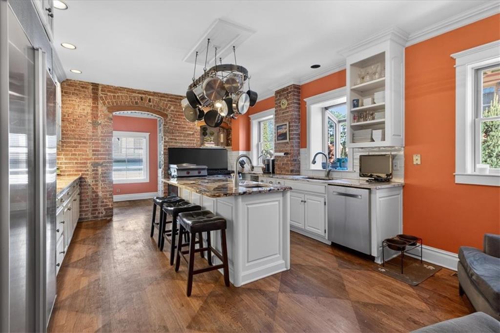 3666 Belleview Avenue