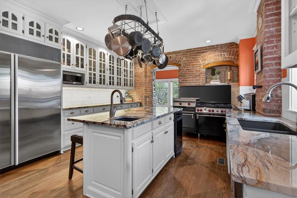 3666 Belleview Avenue