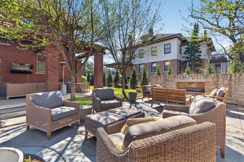 3666 Belleview Avenue