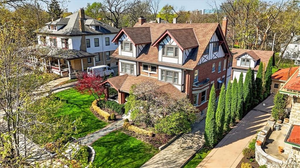 3666 Belleview Avenue