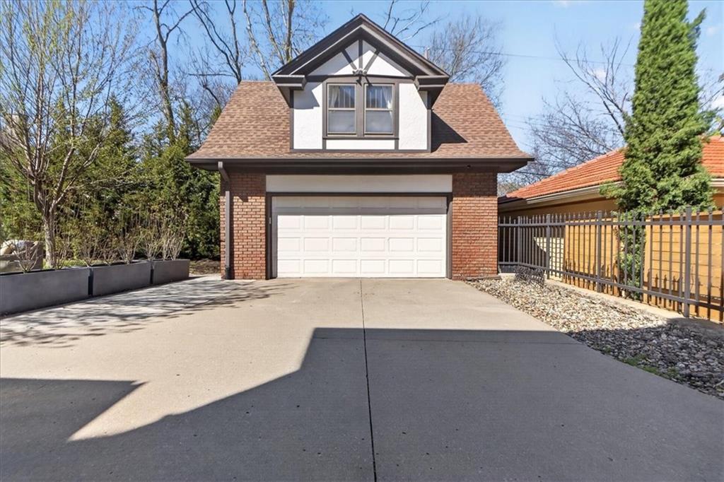 3666 Belleview Avenue