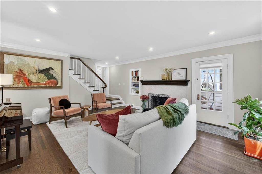 422 E 55th Street