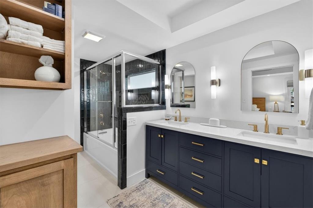 422 E 55th Street
