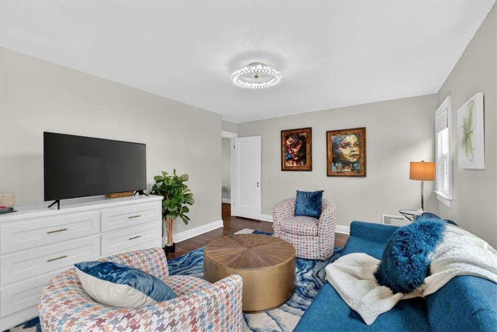 422 E 55th Street