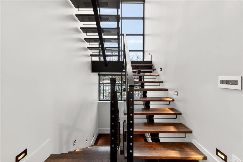 3906 W 69th Street