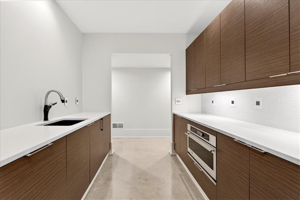 3906 W 69th Street