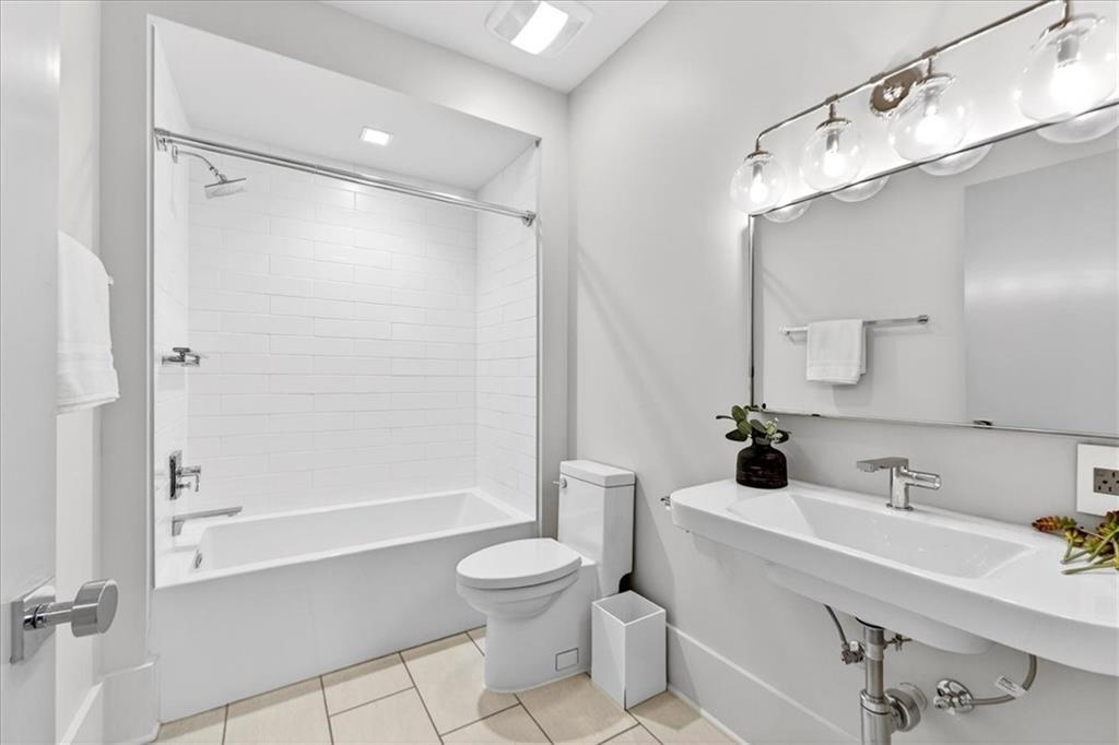 3906 W 69th Street