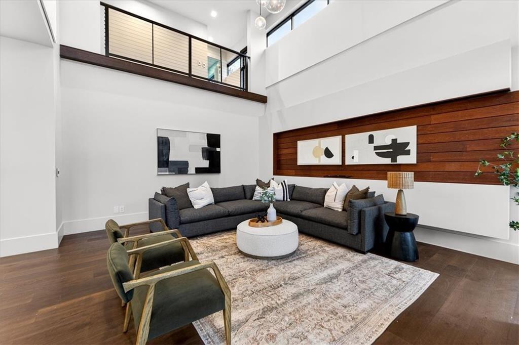 3906 W 69th Street