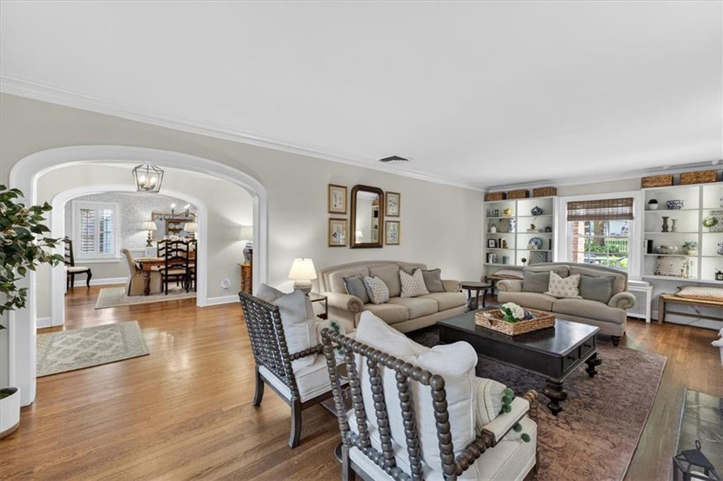 414 W 68th Terrace