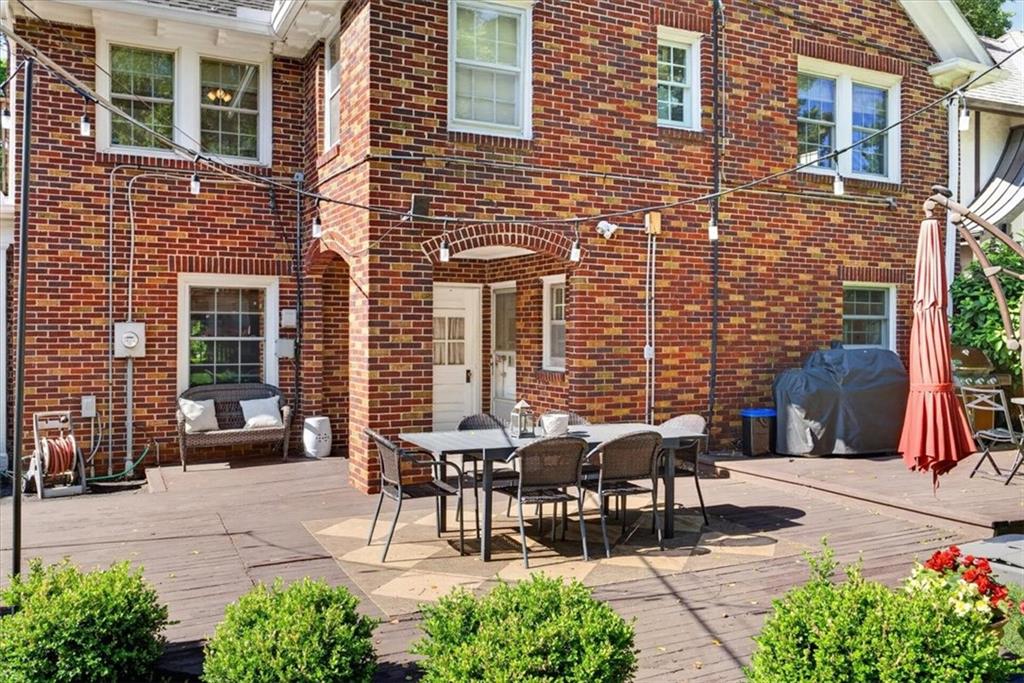 414 W 68th Terrace