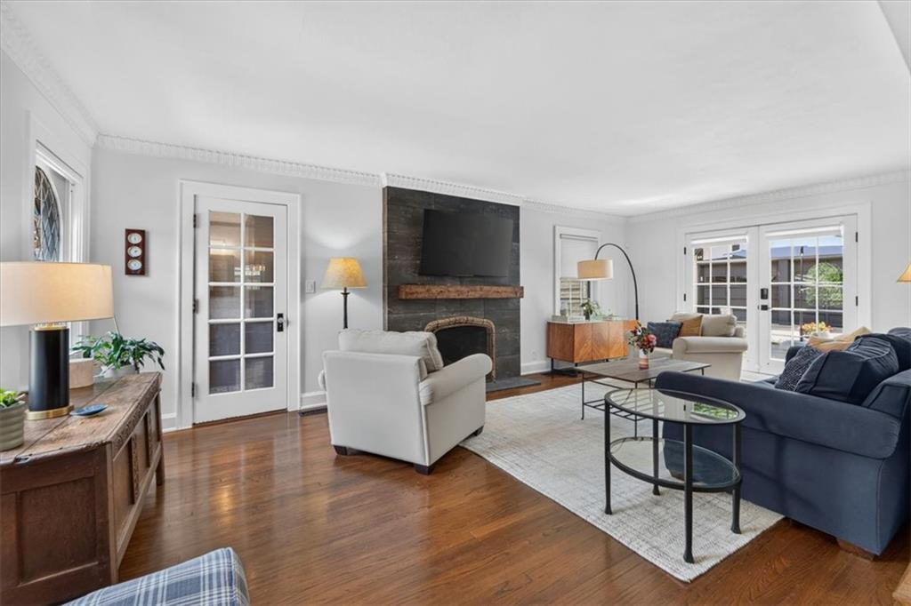 31 W Winthrope Road