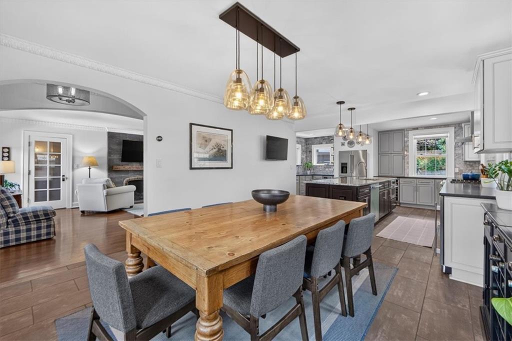 31 W Winthrope Road