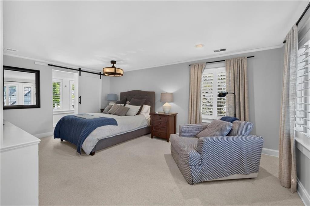 31 W Winthrope Road