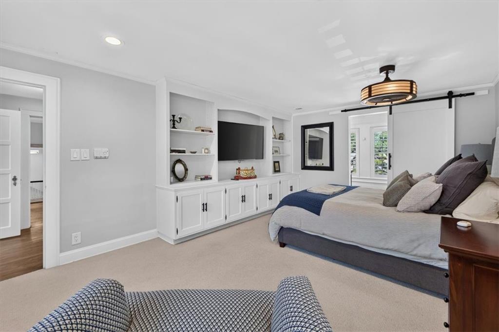 31 W Winthrope Road