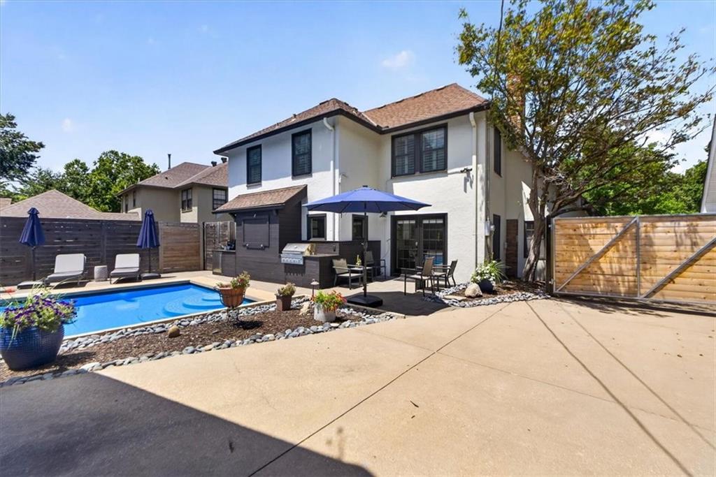 31 W Winthrope Road