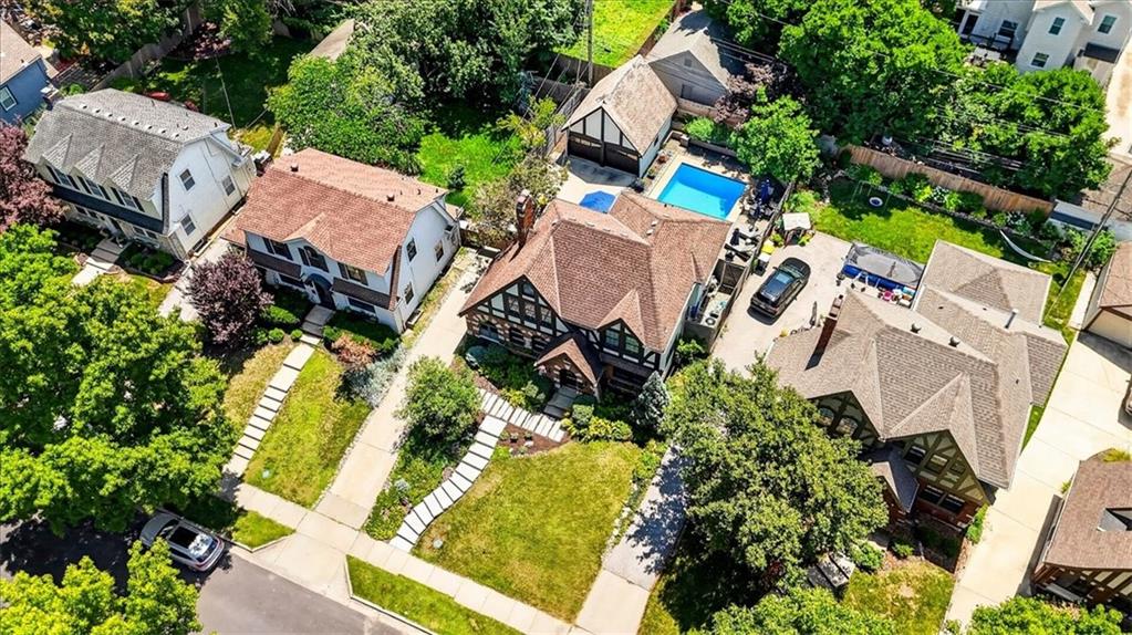 31 W Winthrope Road