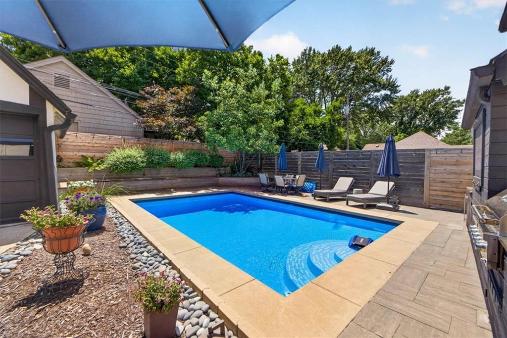 31 W Winthrope Road