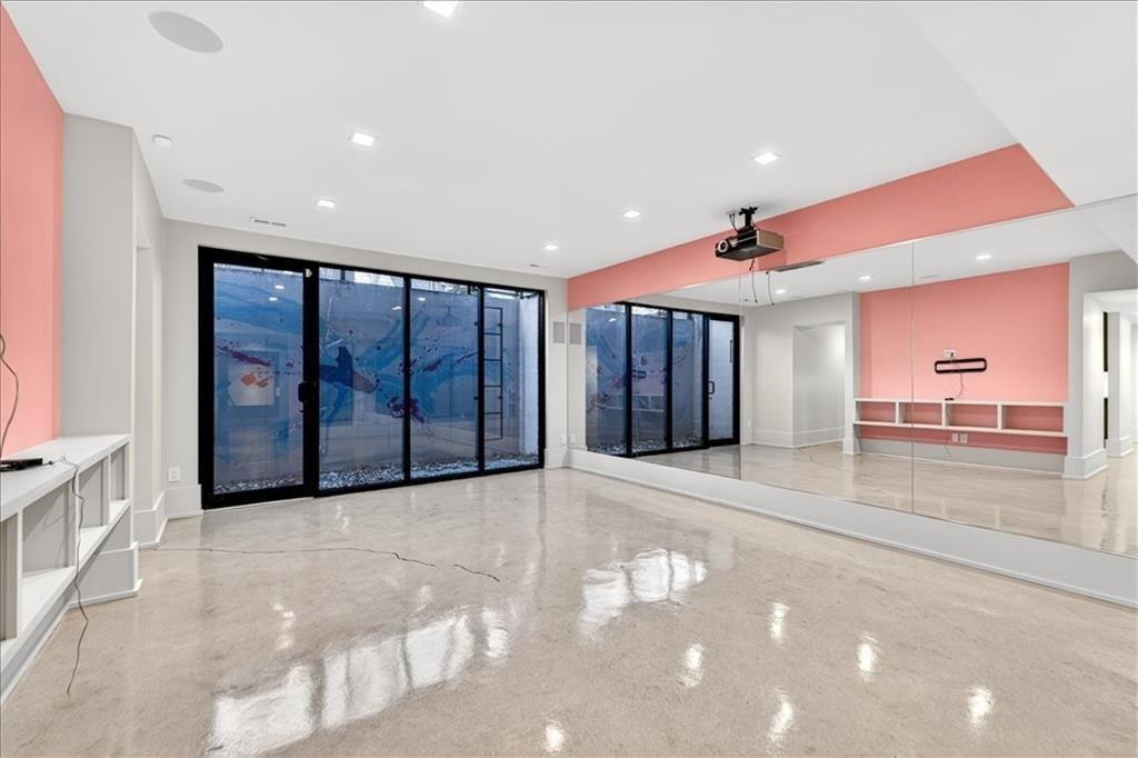 3906 W 69th Street