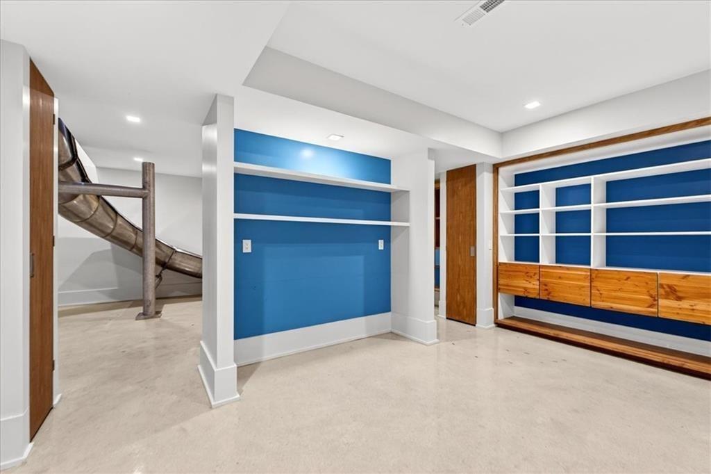 3906 W 69th Street