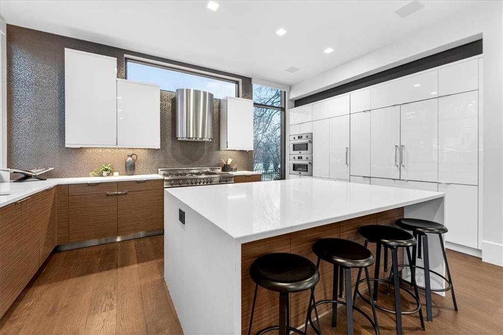 3906 W 69th Street