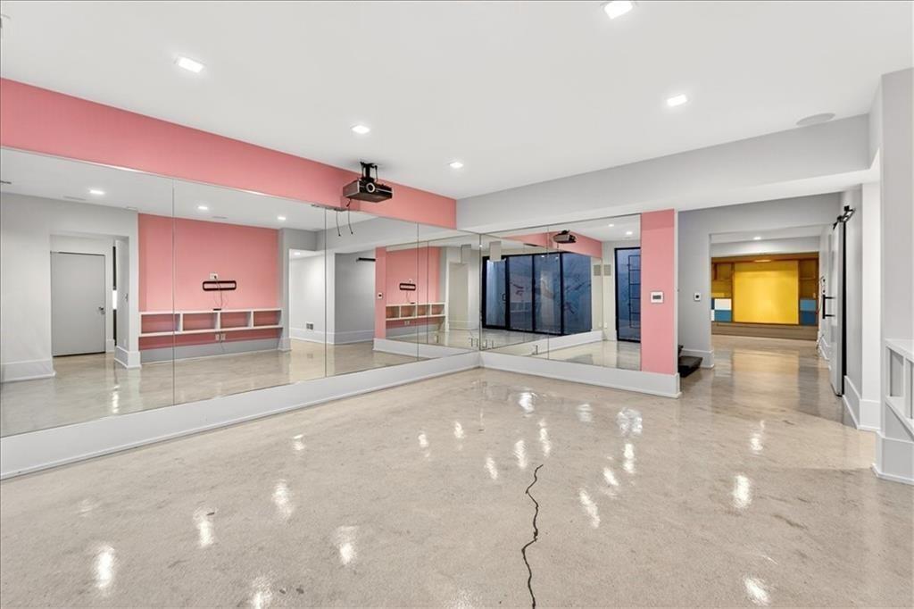 3906 W 69th Street