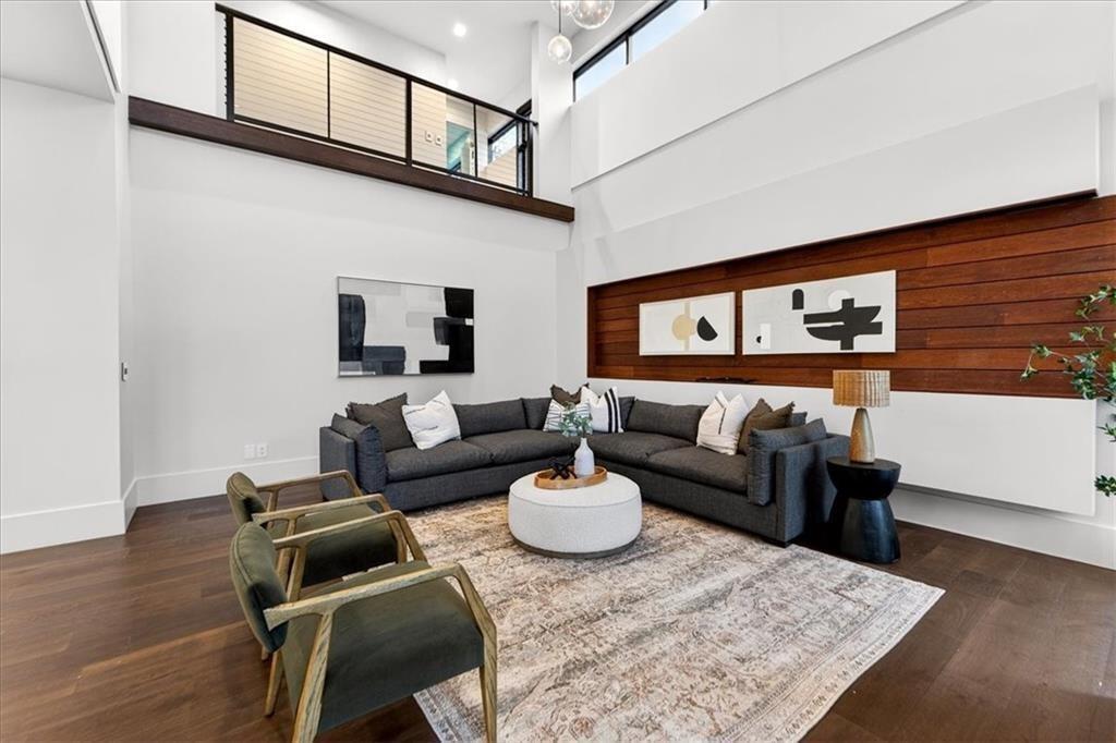 3906 W 69th Street