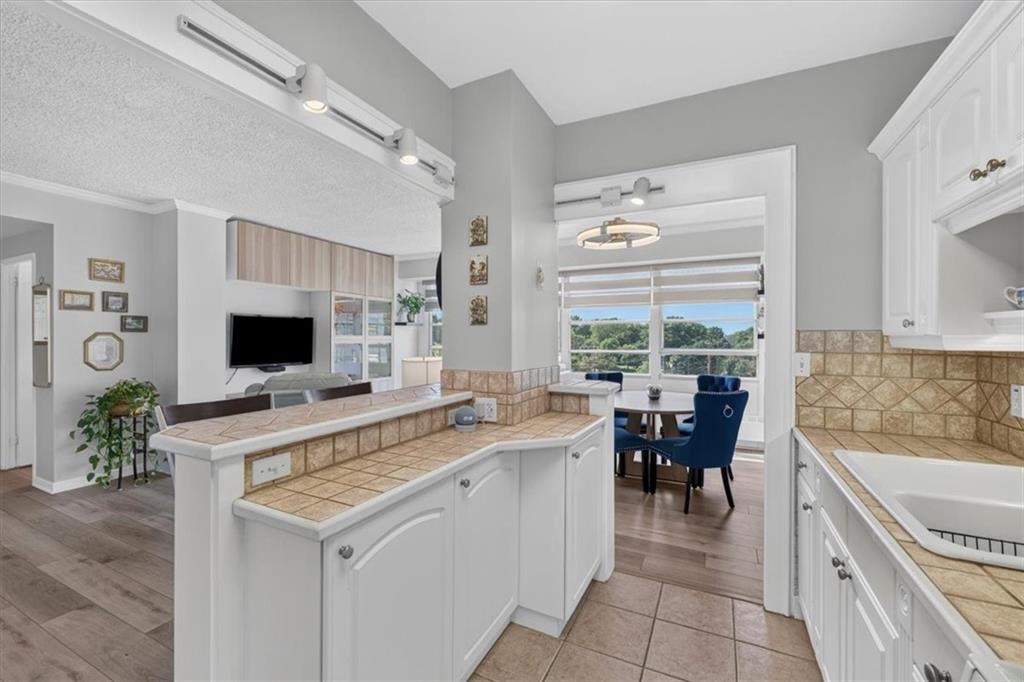 333 W Meyer Boulevard Unit: 714