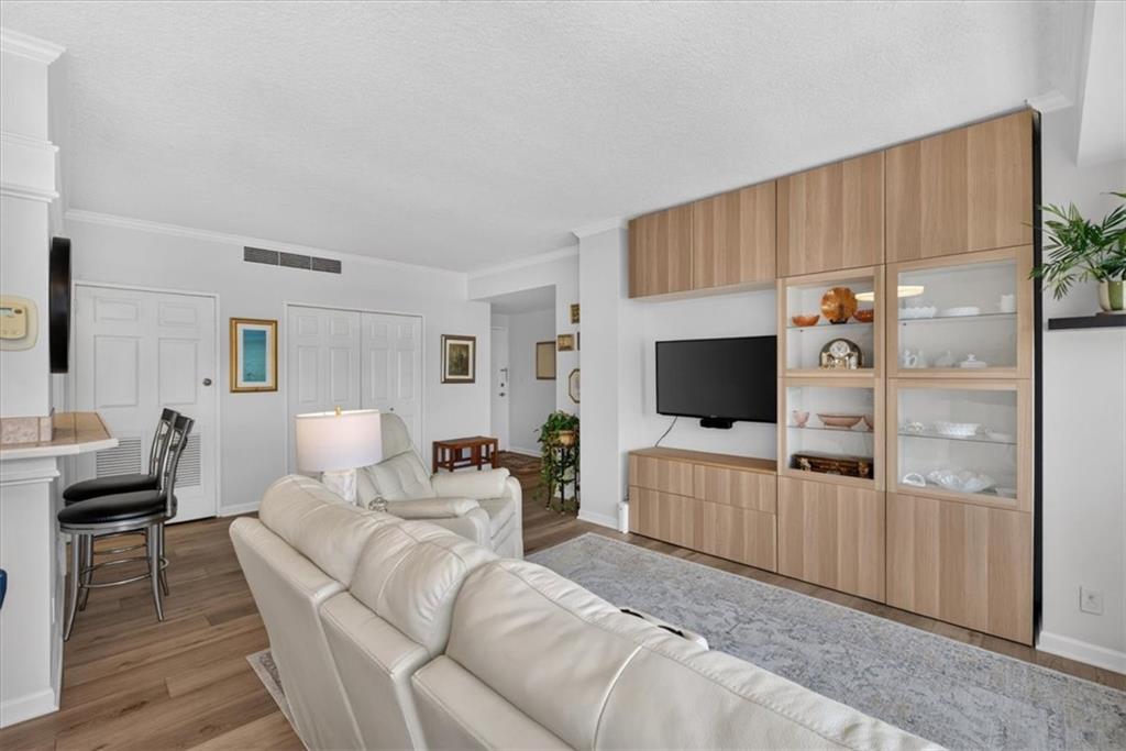 333 W Meyer Boulevard Unit: 714