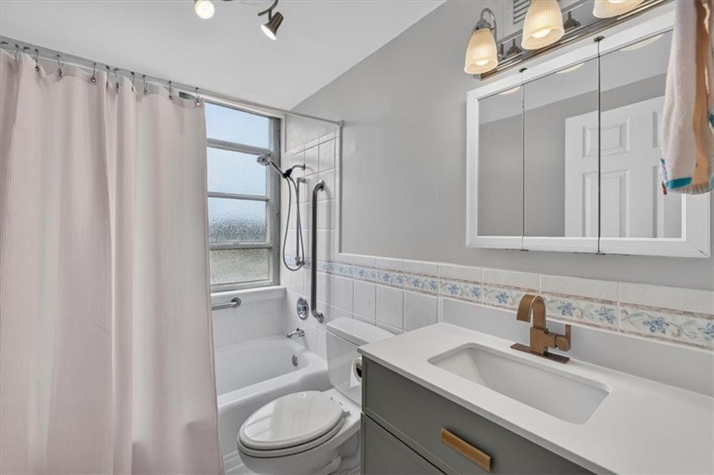 333 W Meyer Boulevard Unit: 714