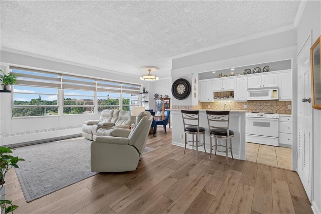 333 W Meyer Boulevard Unit: 714