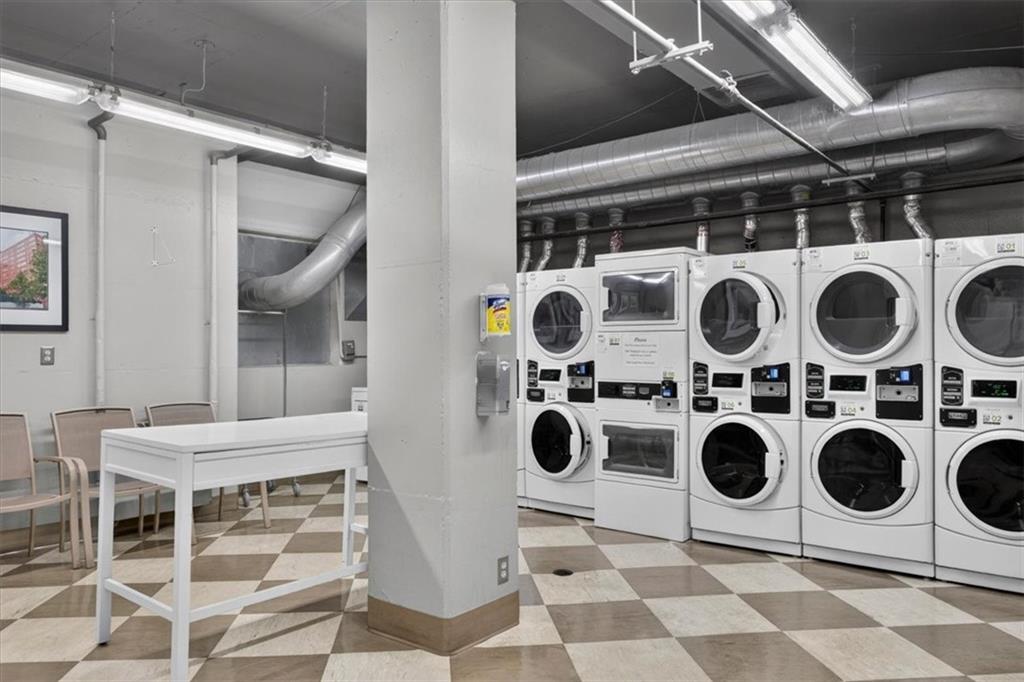 333 W Meyer Boulevard Unit: 714