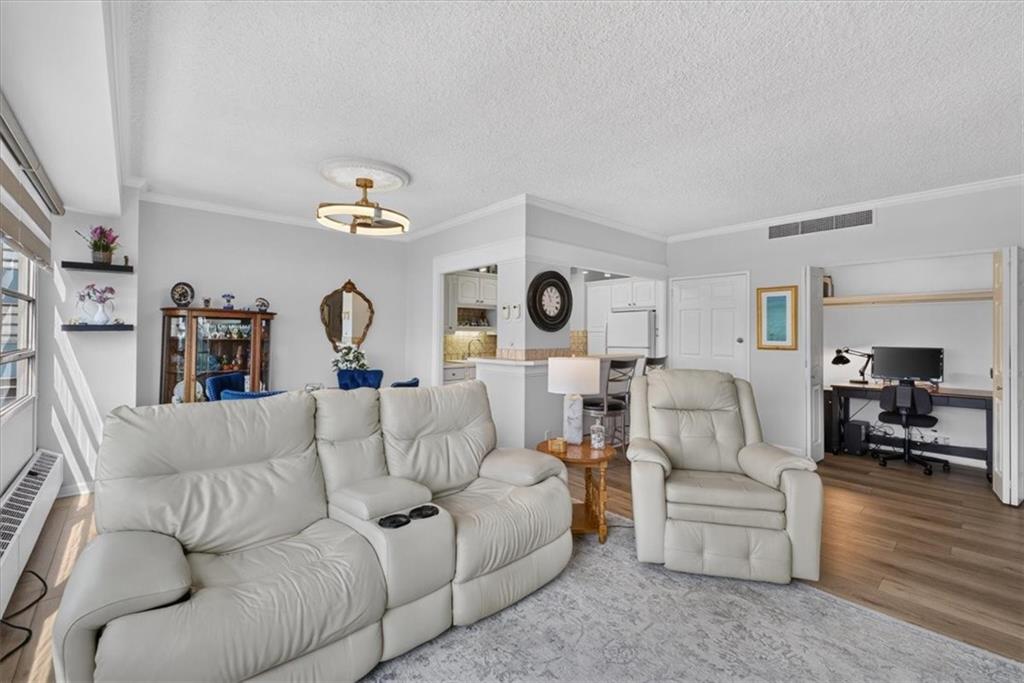 333 W Meyer Boulevard Unit: 714