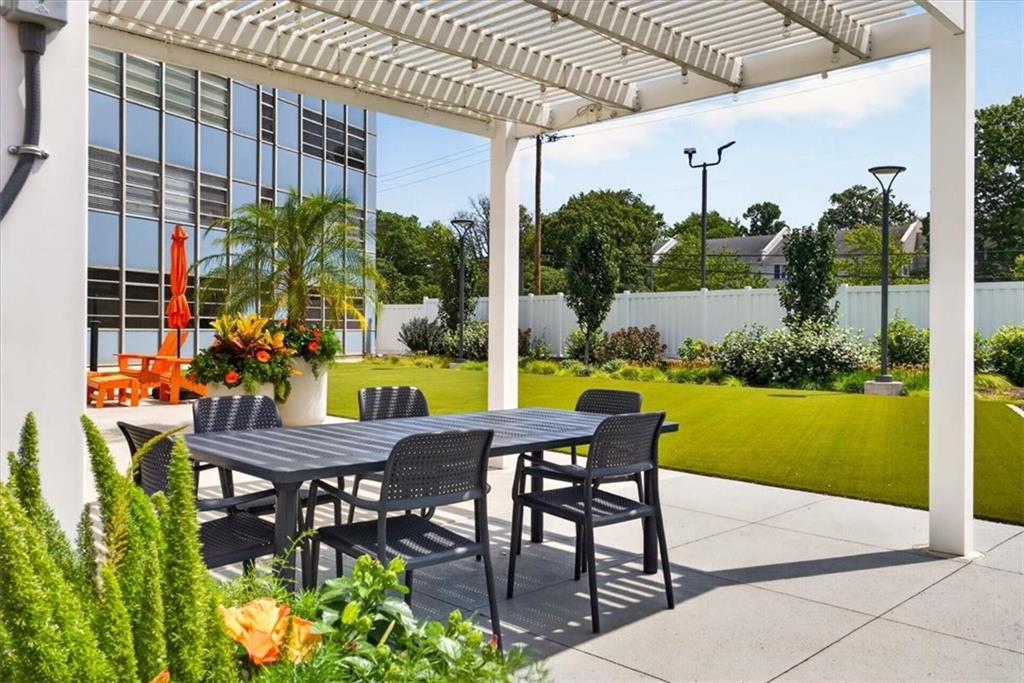 333 W Meyer Boulevard Unit: 714