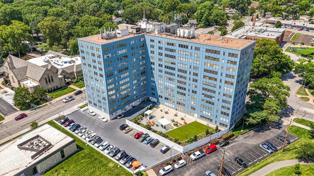 333 W Meyer Boulevard Unit: 714