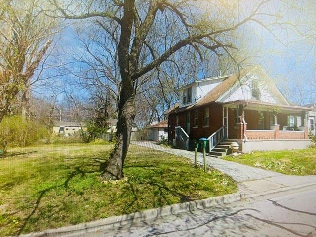 2330 W 48th Street
