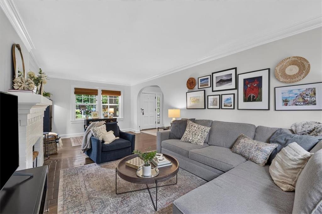 820 W 72nd Street