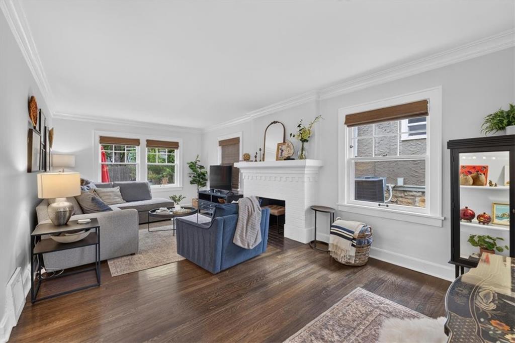 820 W 72nd Street