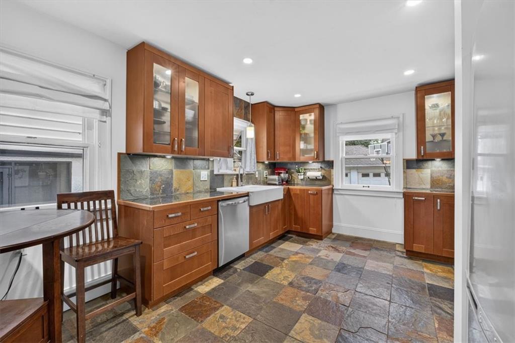 820 W 72nd Street