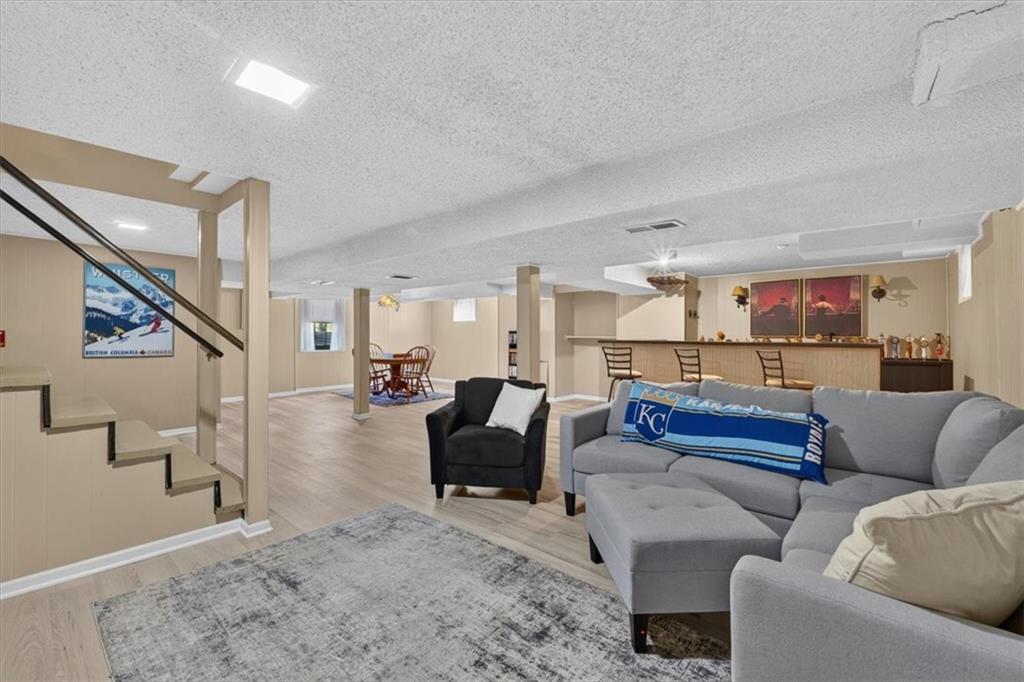 5714 W 77th Terrace