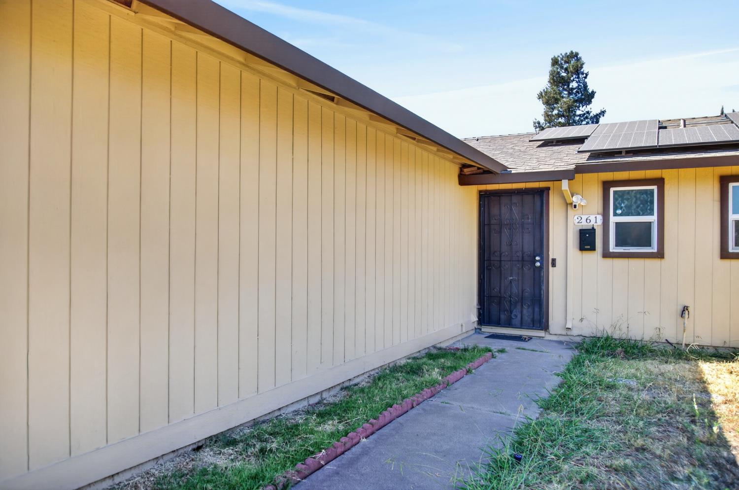 261 Graves Avenue