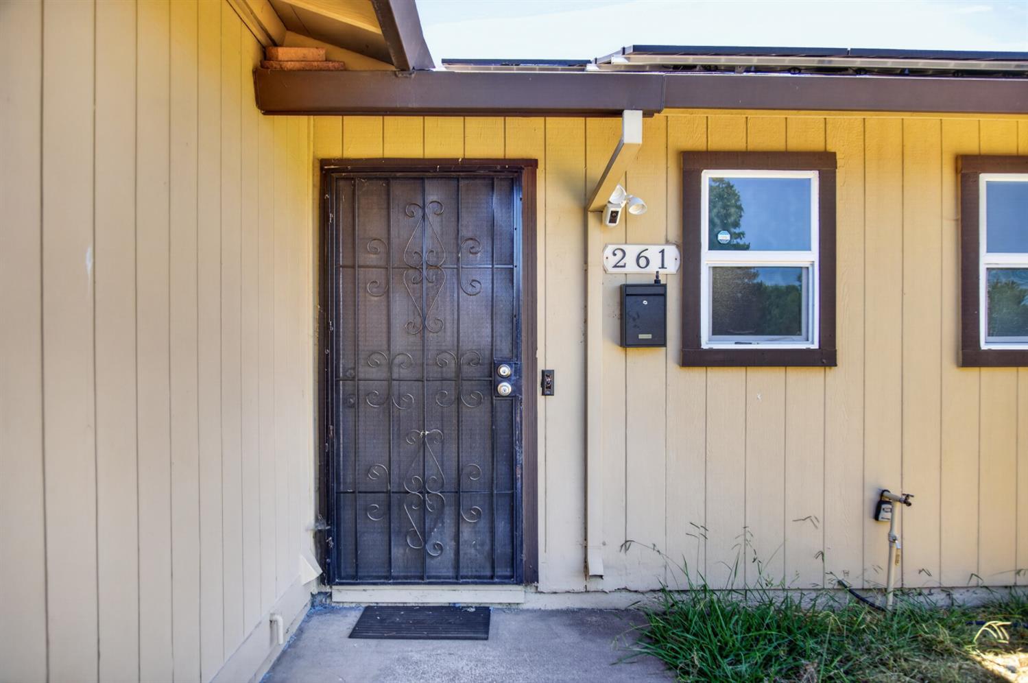 261 Graves Avenue
