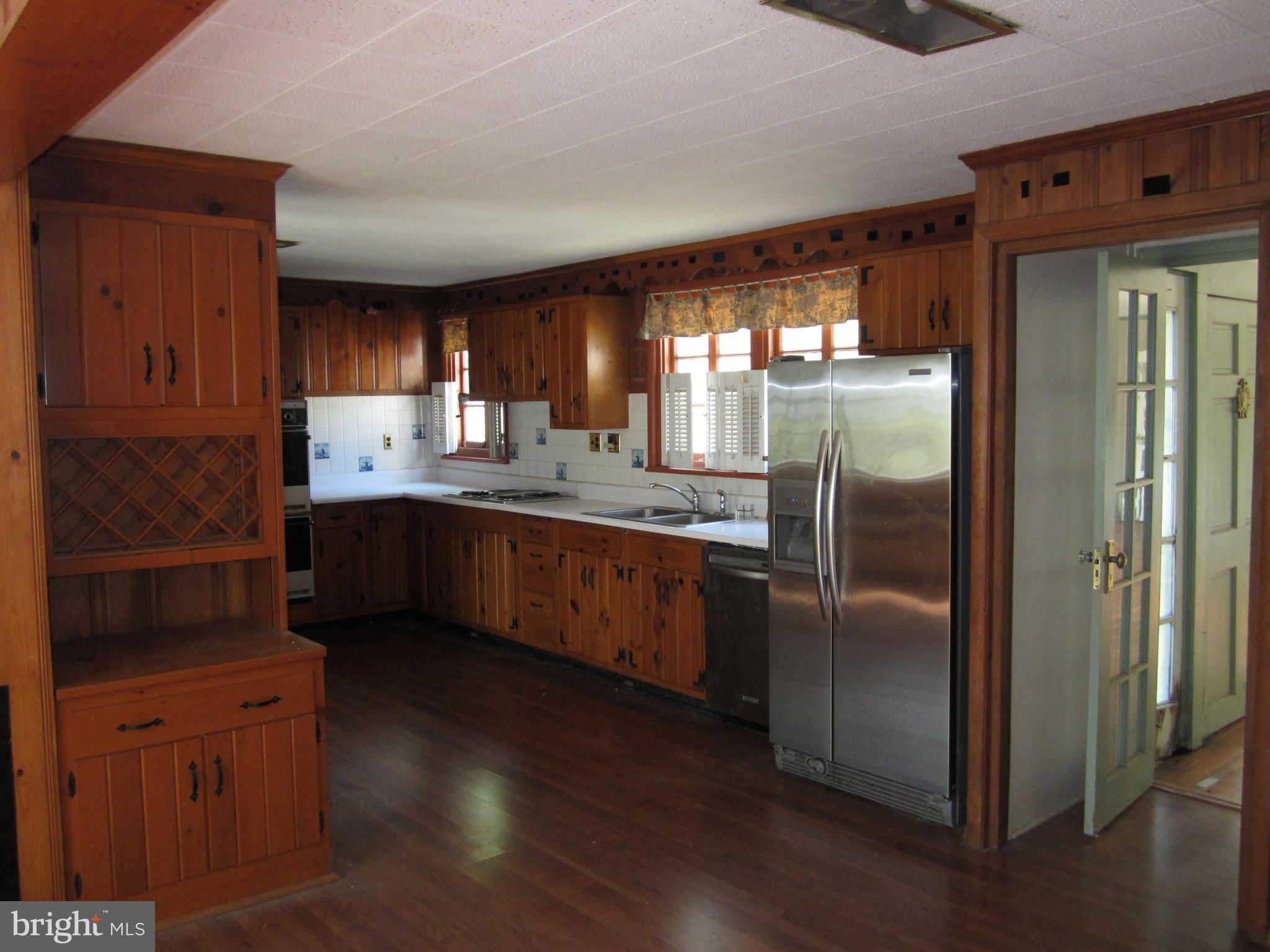 9703 CEDAR LANE