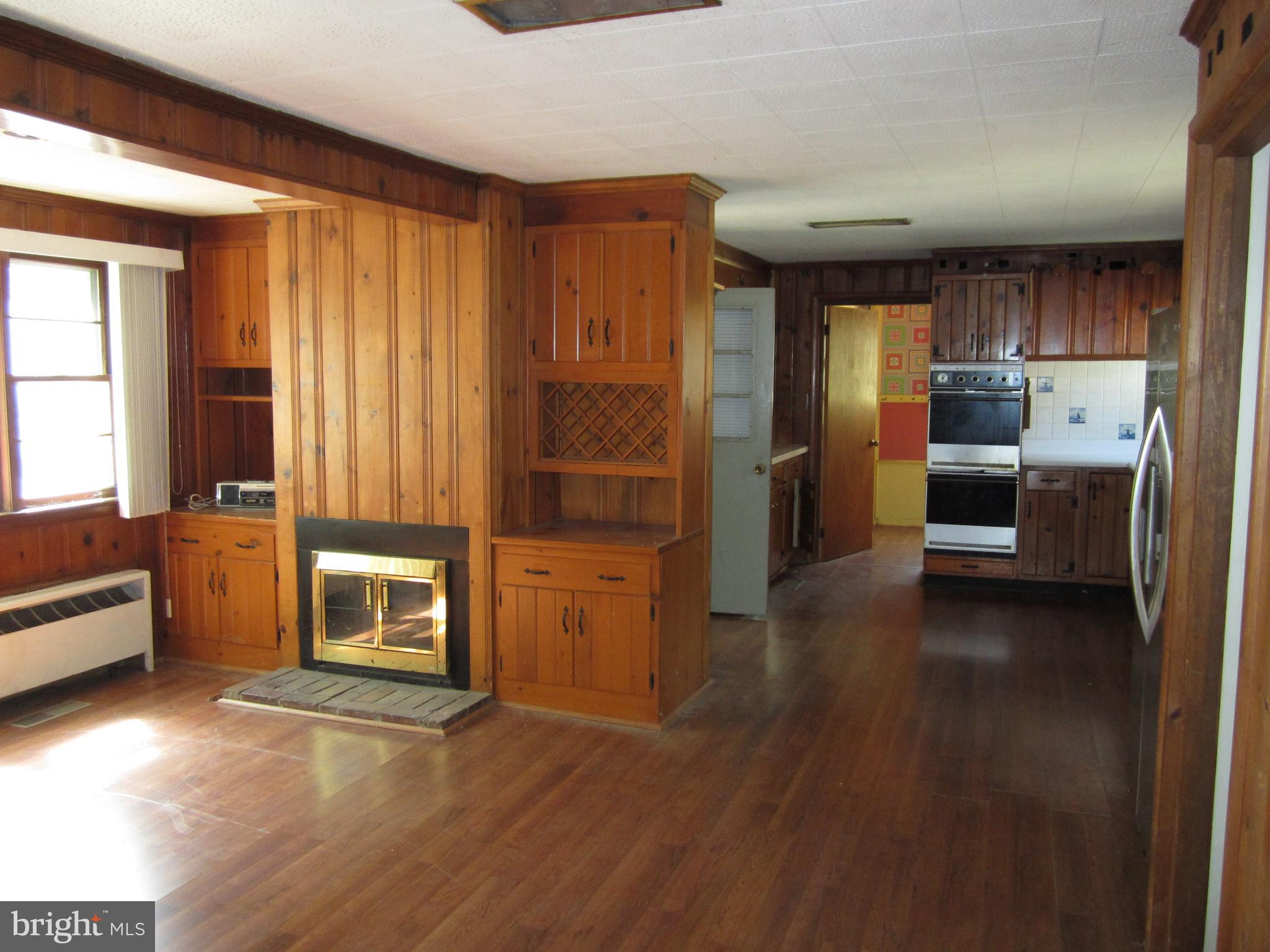 9703 CEDAR LANE
