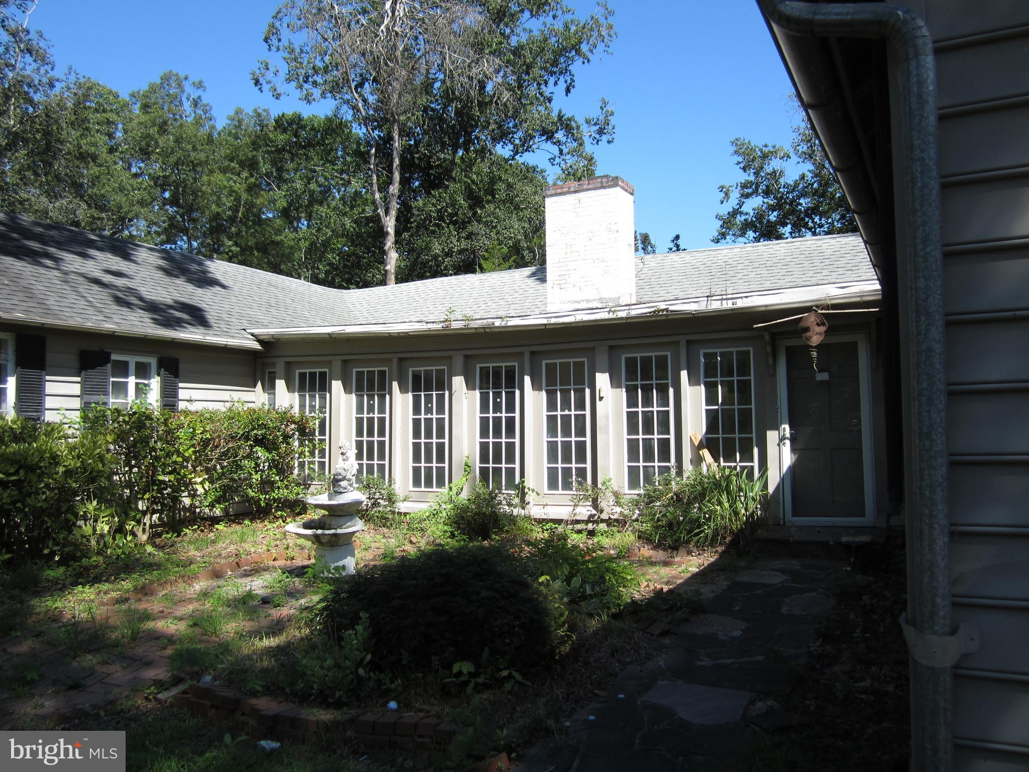 9703 CEDAR LANE